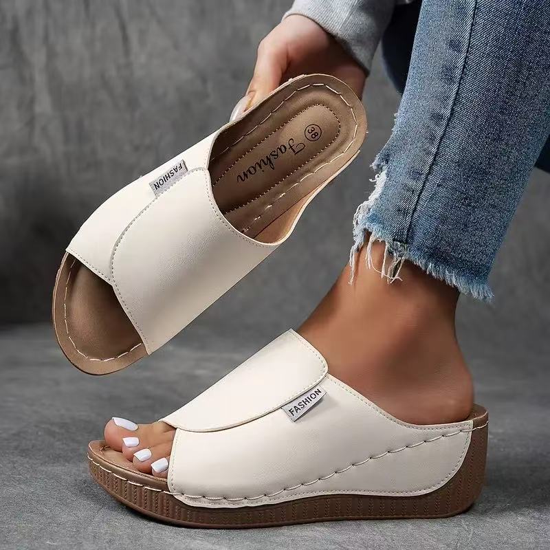Lucy - Sandals