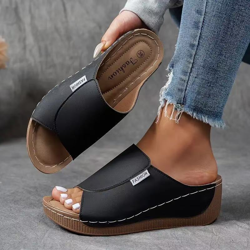 Lucy - Sandals